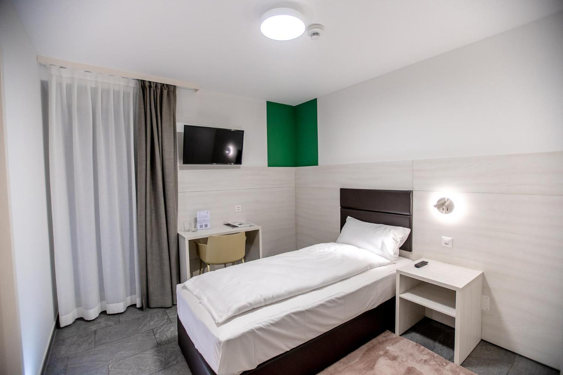 Miralago Locarno Easy Rooms Muralto 部屋 写真