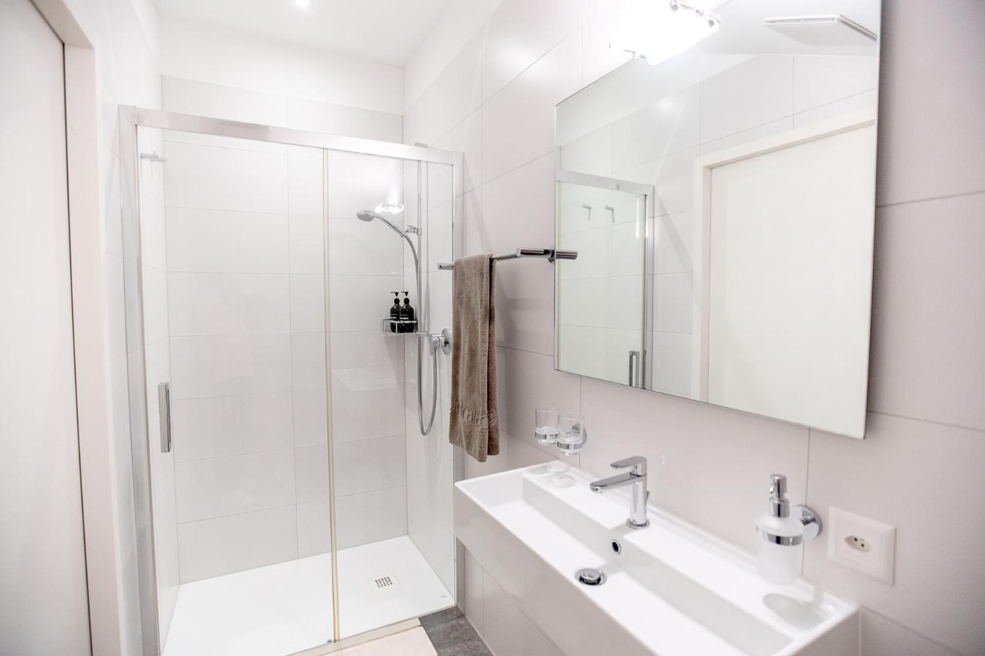 Miralago Locarno Easy Rooms Muralto 部屋 写真